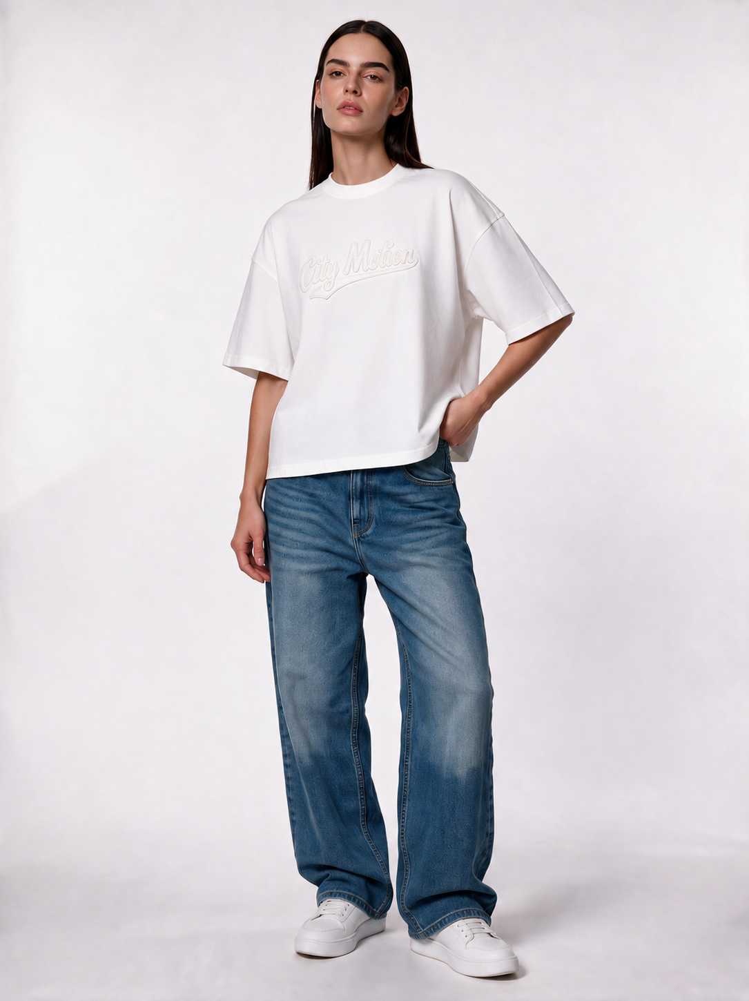 Embroidered Logo T-Shirt Relaxed Fit - Genz Saudi
