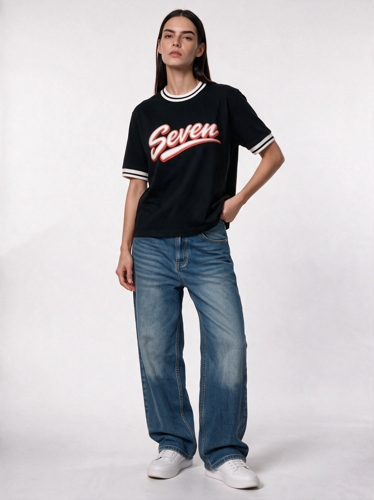 Ribbed Trim Graphic T-Shirt Relaxed Fit - Seven