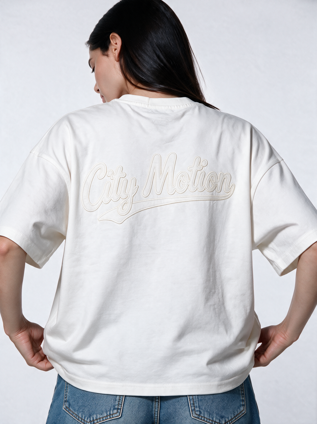 Embroidered Logo T-Shirt Relaxed Fit - Genz Saudi